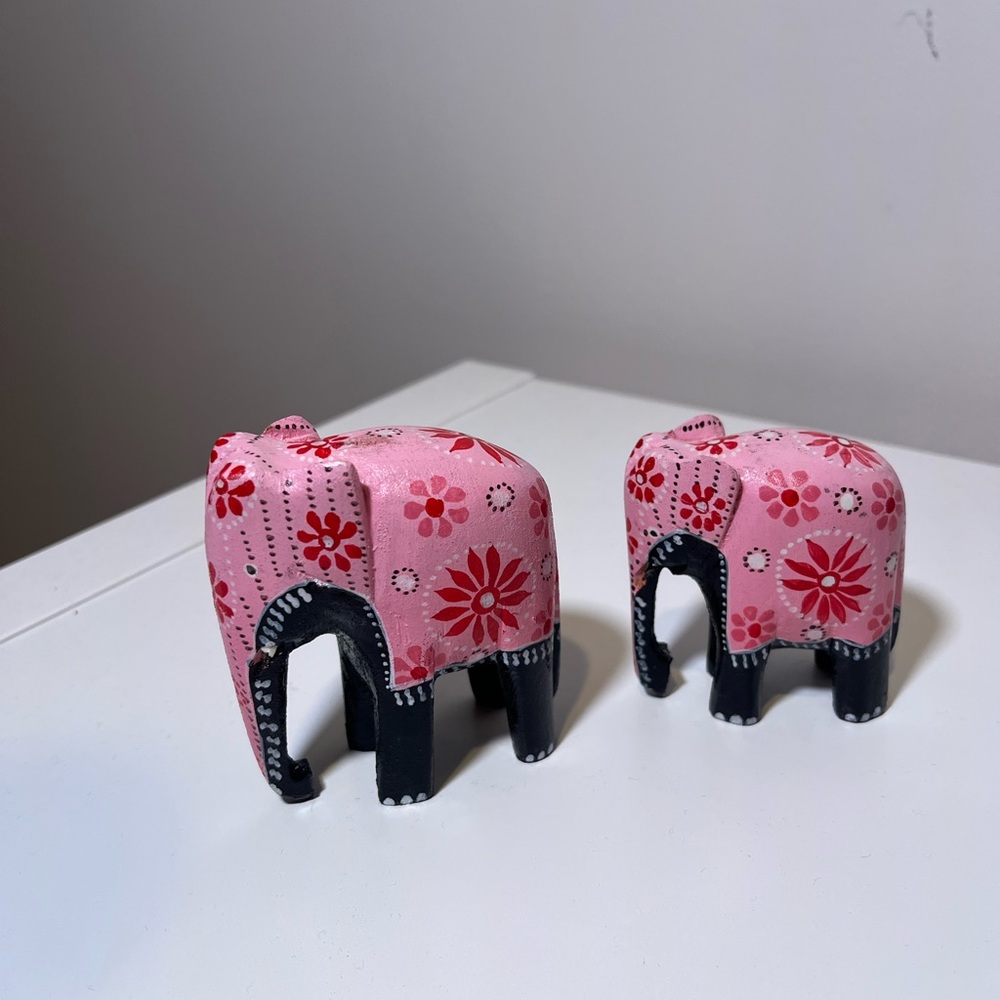 Hand painted Pink and Blue Elephant Figurines Set - Picture 3 of 4